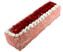 Butik Üretim 4-6 Kişilik Çilekli Baton Pasta